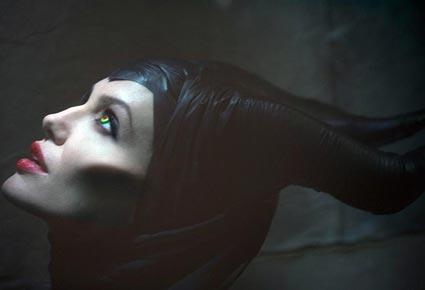 أنجلينا جولي و 3 من أولادها في فيلم maleficent الجديد